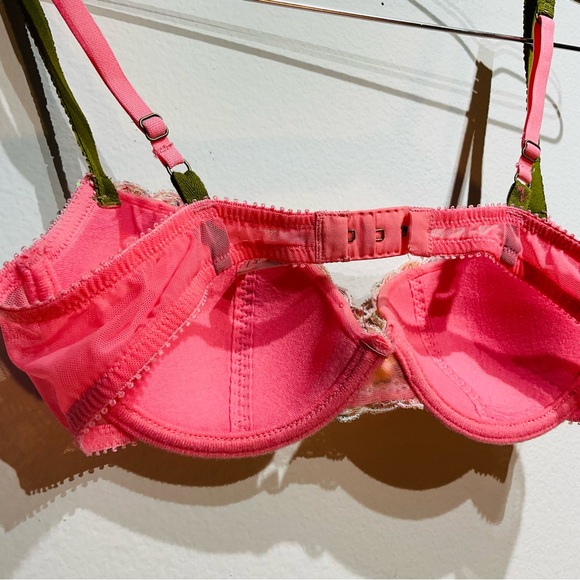 Beautiful Victoria's Secret Pink and Green Floral Lace Bra 34B. Embroidery Lace - Picture 9 of 10